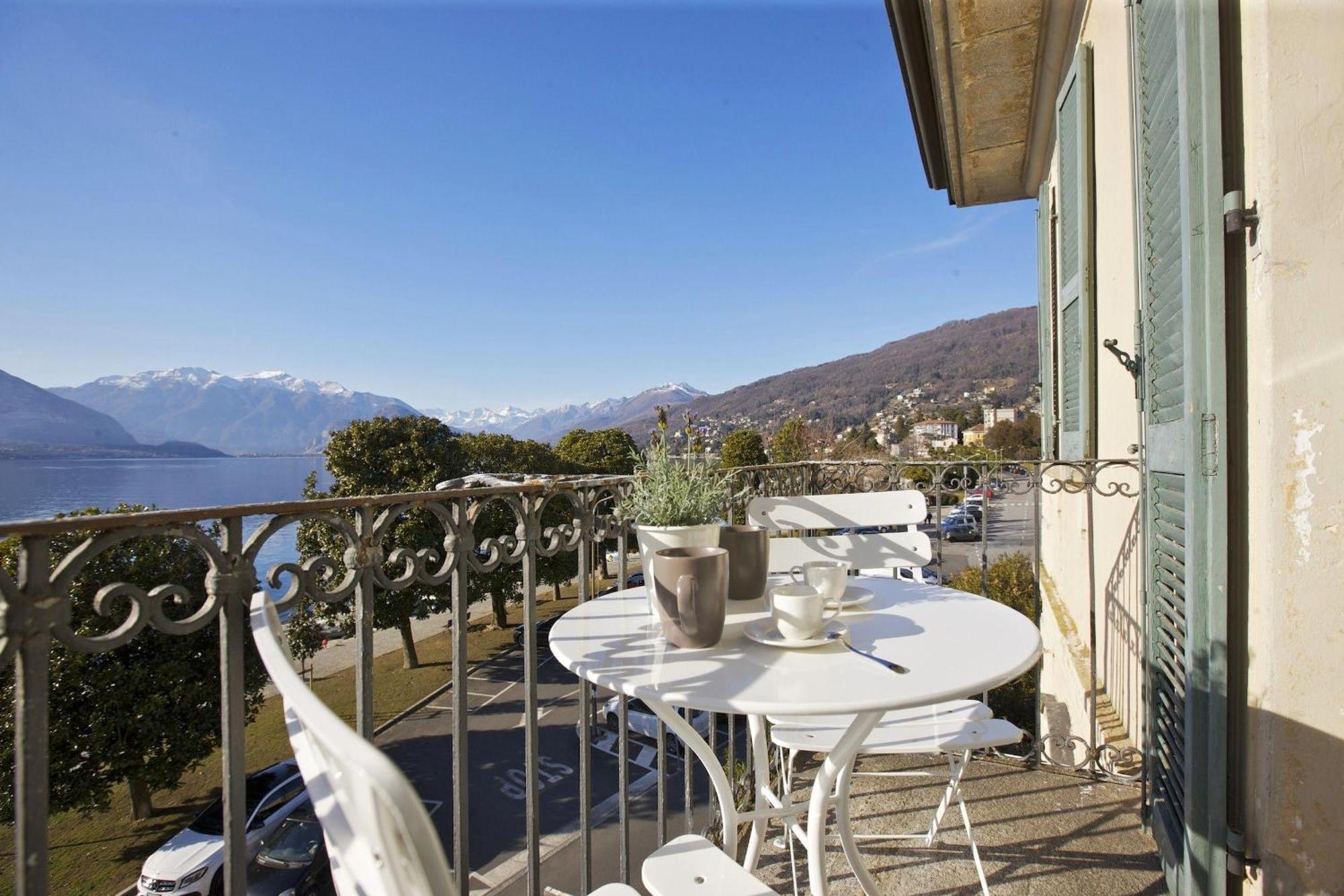Appartamenti Vista Isola Verbania Exterior photo